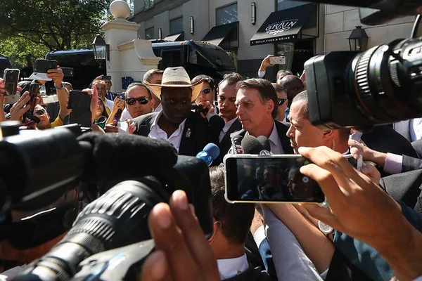 Bolsonaro chama manifestantes em prol da Educação de “idiotas úteis”