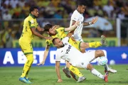 Disputa de bola na partida entre Mirassol e Botafogo, pelo Brasileirão Disputa de bola na partida entre Mirassol e Botafogo, pelo Brasileirão