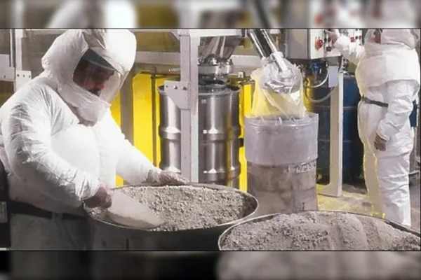 Reação química em limpeza de fábrica mata 2 pessoas e fere outras 19 - Metrópoles