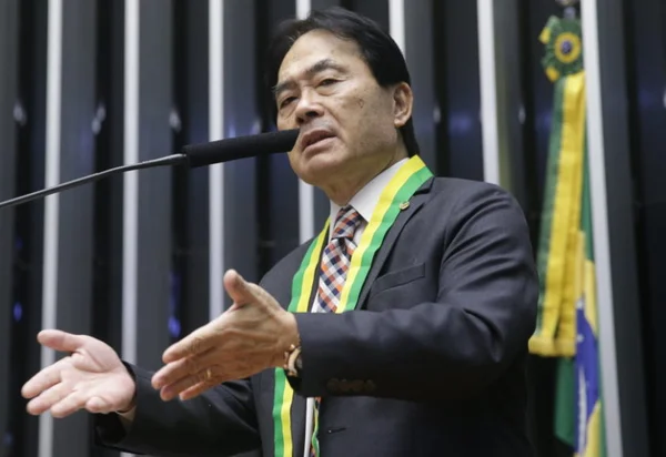 Bancada evangélica quer fusão de ministérios e reforma da Previdência