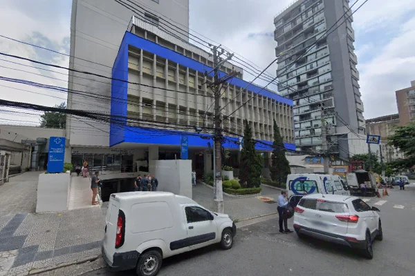 Imagem colorida do Hospital Luz, na Vila Mariana, zona sul de São Paulo. Metrópoles