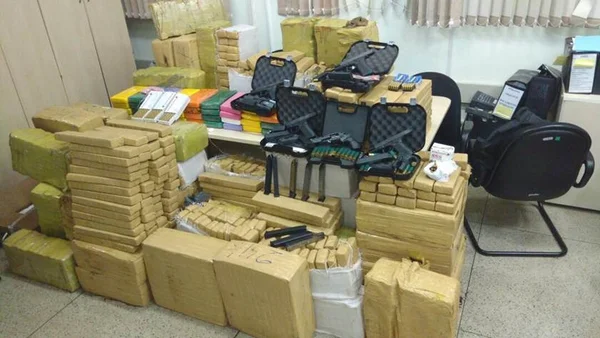 Polícia apreende armas e 300 quilos de drogas destinadas ao DF