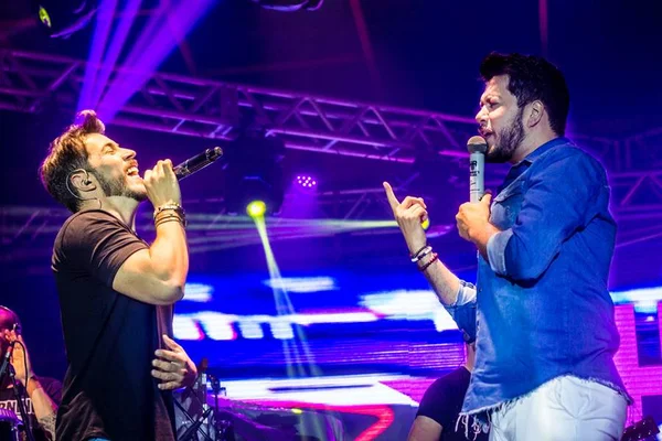 Dupla Henrique e Ruan grava primeiro DVD da carreira em Brasília
