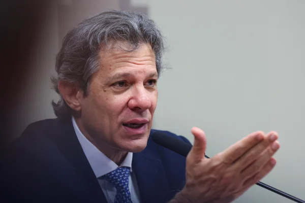 Ministro da Fazenda, Fernando Haddad, é ouvido pela comissão mista que analisa a Medida Provisória (MP) 1303 25, que tributa aplicações financeiras e ativos virtuais Metropoles