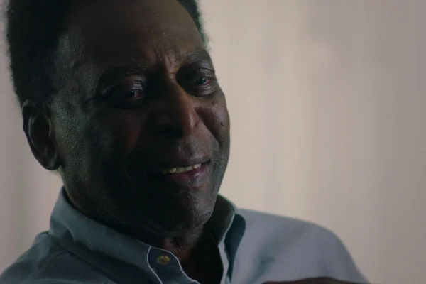 Pelé toma primeira dose da vacina contra Covid-19: “Dia inesquecível”