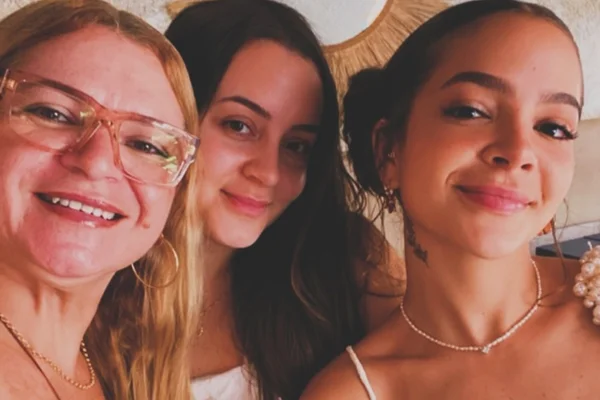 Morte de Débora Maia, mãe de Mel Maia, causa comoção na web e nome da atriz viraliza