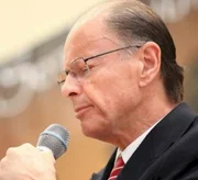 PF faz operação contra banco de Edir Macedo PF faz operação contra banco de Edir Macedo