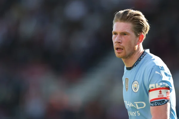 Foto colorida de Kevin De Bruyne - Metrópoles