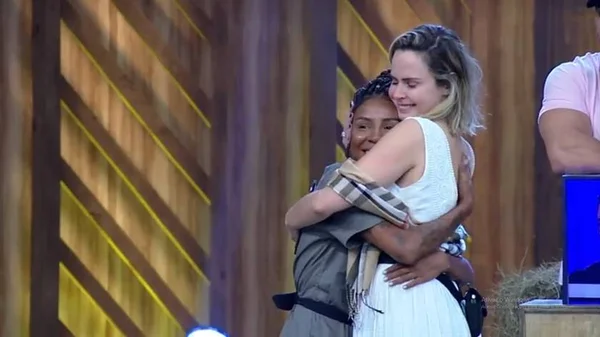A Fazenda 10: Luane Dias confessa que tinha medo de Ana Paula Renault