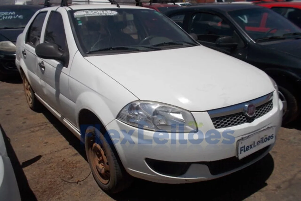 Fiat Siena EL 1.0 Flex 2015 R$ 3,5 mil Fiat Siena EL 1.0 Flex 2015 R$ 3,5 mil