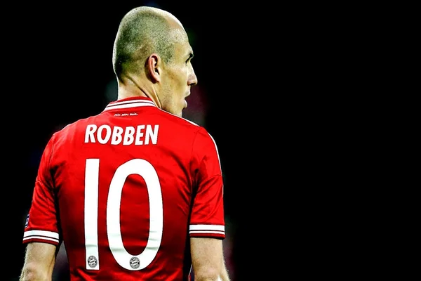 Dirigente do Botafogo confirma sondagem a holandês Robben