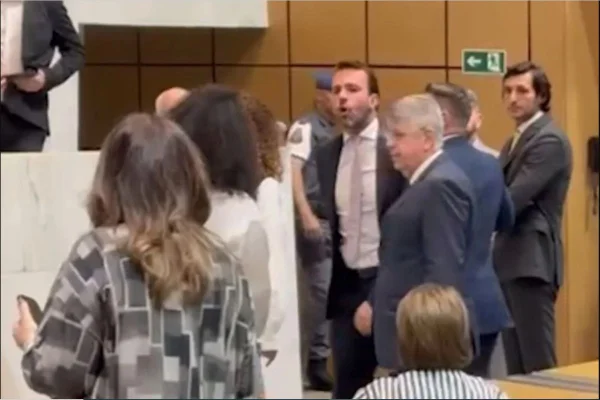 Alesp adia votação sobre cassação de Lucas Bove e deputadas do PSol