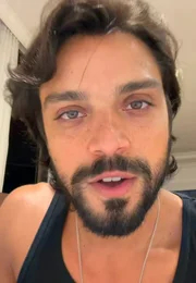 Rodrigo Simas gravou um vídeo falando sobre eleições Rodrigo Simas gravou um vídeo falando sobre eleições