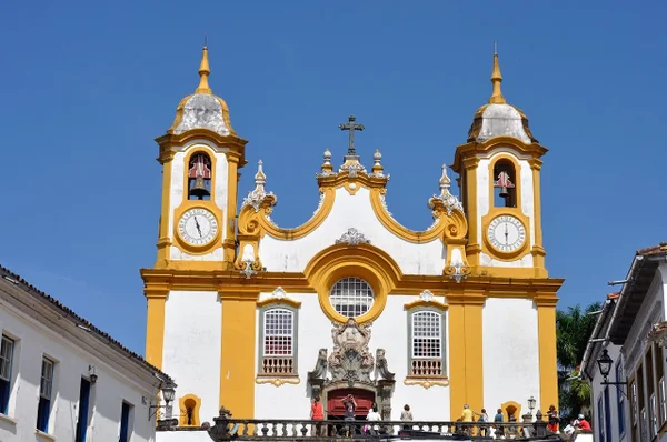 Fotografia colorida da Igreja Matriz de Santo Antônio de Tiradentes
