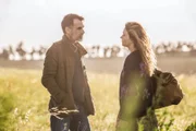 Diretora de episódios da série "Gomorra" (2014-2016), a italiana Francesca Comencini segue as idas e vindas da paixão no romance <b>"Histórias de Amor que Não Pertencem a Este Mundo"</b>. Depois de anos juntos, Claudia e Flavio seguem caminhos distintos. Mesmo com as rachaduras causadas pelo tempo, ela tenta achar um jeito de resgatar o relacionamento. <a href="https://www.youtube.com/watch?v=mEg4o9eoBbY" target="_blank">Veja trailer</a> Diretora de episódios da série "Gomorra" (2014-2016), a italiana Francesca Comencini segue as idas e vindas da paixão no romance <b>"Histórias de Amor que Não Pertencem a Este Mundo"</b>. Depois de anos juntos, Claudia e Flavio seguem caminhos distintos. Mesmo com as rachaduras causadas pelo tempo, ela tenta achar um jeito de resgatar o relacionamento. <a href="https://www.youtube.com/watch?v=mEg4o9eoBbY" target="_blank">Veja trailer</a>