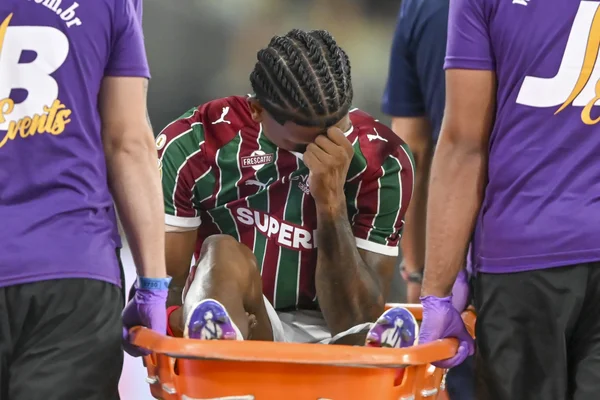 Com lesão no joelho, John Kennedy desfalca Fluminense na Libertadores