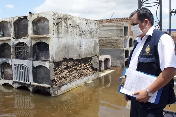 Deslizamentos no Peru destroem cemitério e arrastam dois mil corpos