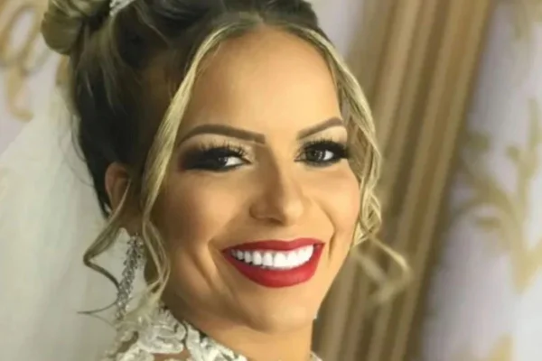Foto colorida da sargento da Marinha Tayana Rangel Cardeal - Metrópoles