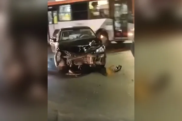 Colisão entre veículos em Taguatinga deixa uma pessoa ferida