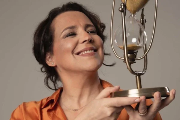 Ana Beatriz Nogueira retira tumor do pulmão e está curada do câncer