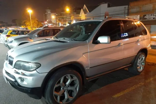 Curitiba: condutor de BMW é preso com drogas no carro e em casa