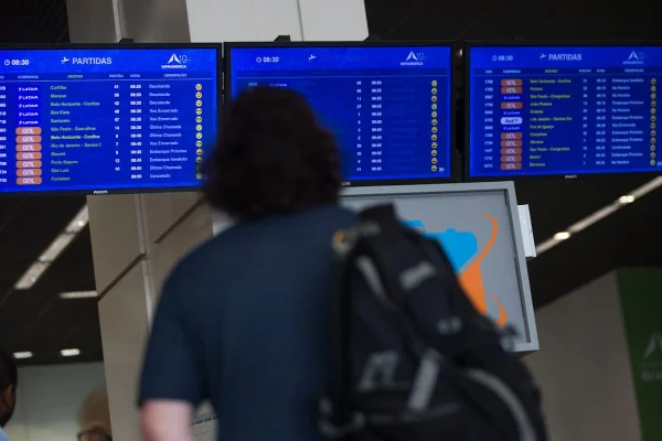 Paralisação de aeronautas afeta voos no Aeroporto de Brasília nesta 2ª