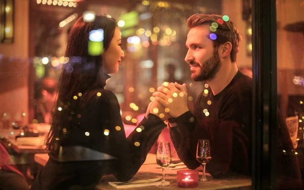 Saiba como cada signo do zodíaco age na hora da conquista