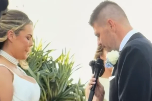 Noivo chama a esposa pelo nome errado durante cerimônia de casamento