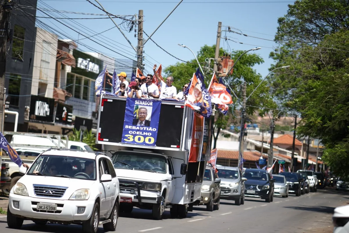 Carreata do candidato ao senador Sebastião Coelho e do candidato ao governo Kiko Caputo no Núcleo Bandeirante
Carreata do candidato ao senador Sebastião Coelho e do candidato ao governo Kiko Caputo no Núcleo Bandeirante