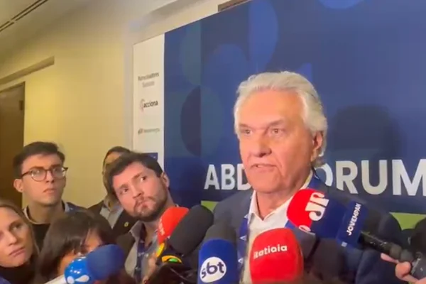 Imagem colorida do candidato Ronaldo Caiado falando sobre o tarifaço - Metrópoles