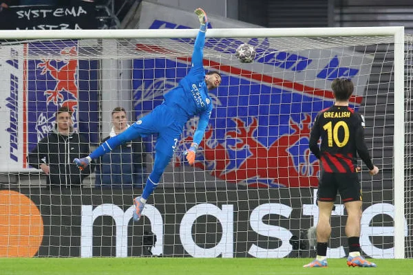 Alisson e Ederson, os preferidos de Tite, podem sobrar com Ramon