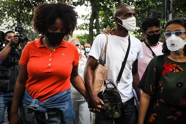 Caso Kathlen: família presta depoimento em delegacia no Rio