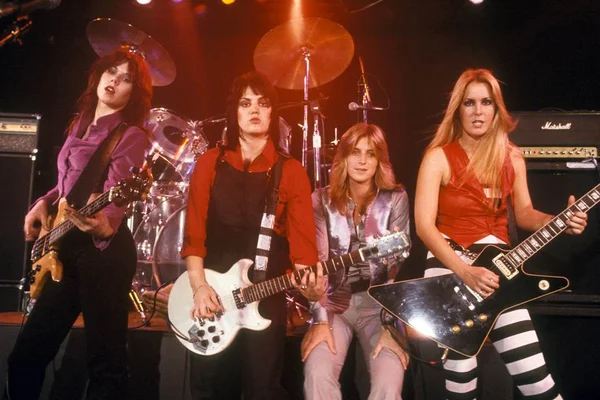 Saiba como a moda acompanhou o rock ao longo da história