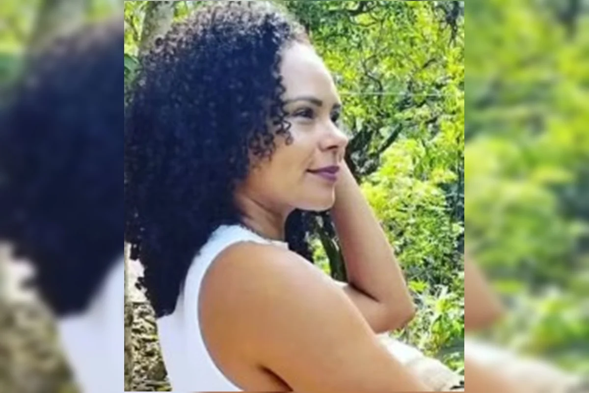 Cabo da PM é morta a tiros em carro Cabo da PM é morta a tiros em carro