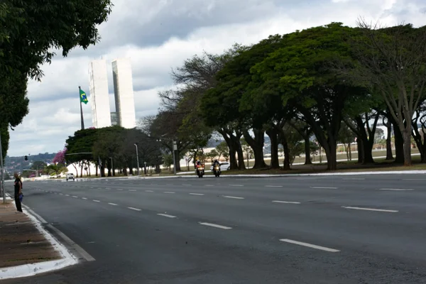 Pistas Fechadas na Esplanada