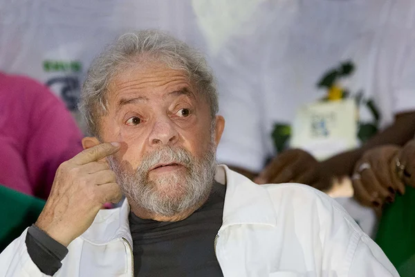 Lula: “Muita coisa terá que ser revisada quando a gente voltar”