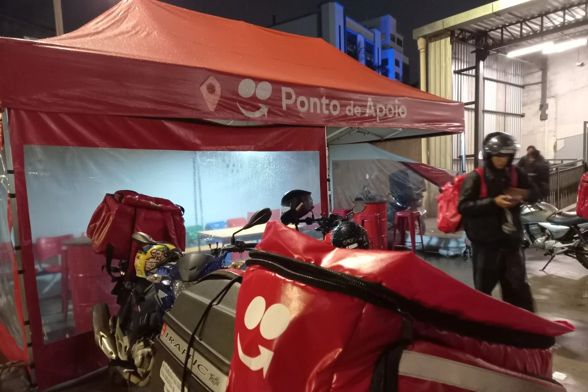 Tenda de apoio na zona norte de São Paulo Tenda de apoio na zona norte de São Paulo