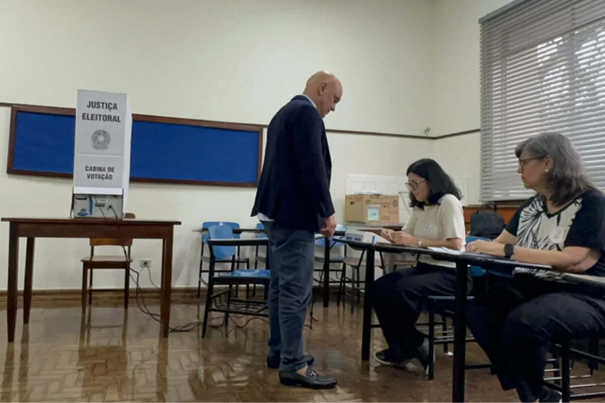 Alexandre de Moraes vota em escola da zona oeste de São Paulo Alexandre de Moraes vota em escola da zona oeste de São Paulo