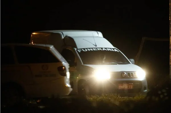 Outro caso. Jovem adormece em cima do celular e morre eletrocutado
