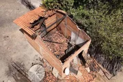 A casa de apenas 1 cômodo ficou destruída A casa de apenas 1 cômodo ficou destruída