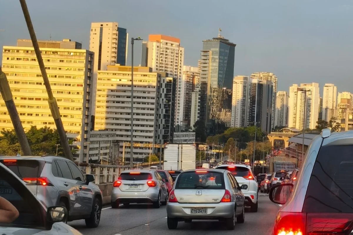 Trânsito em São Paulo Trânsito em São Paulo
