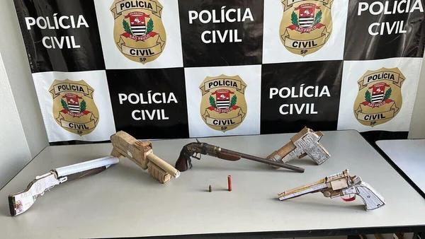 SP: avô é preso após neto postar foto com sua arma para ameaçar alunos