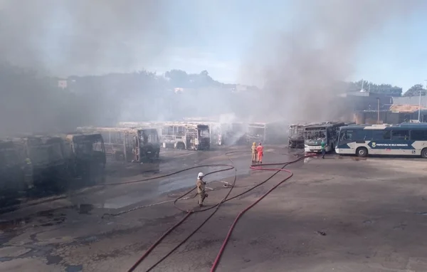 27 ônibus pegaram fogo em BH