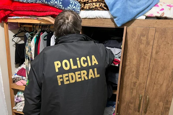 Traficantes recrutam funcionários de portos e mandam cocaína à Europa