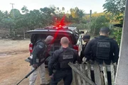 Homem é preso por sequestrar, decapitar e arrancar olhos de adolescente Homem é preso por sequestrar, decapitar e arrancar olhos de adolescente