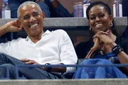Barack Obama debocha de rumores de crise no casamento: "Me aceitou"