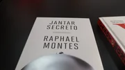 O convite para começar a escrever roteiros de filmes e séries se deu quando o segundo livro dele, Dias Perfeitos, começou a estourar O convite para começar a escrever roteiros de filmes e séries se deu quando o segundo livro dele, Dias Perfeitos, começou a estourar