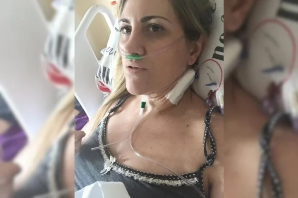 Rosangela Aparecida Ribeiro foi condenada a 2 anos e 1 mês de reclusão em regime aberto. A blogueira Thetys Carol considerou a pena pequena - Metrópoles