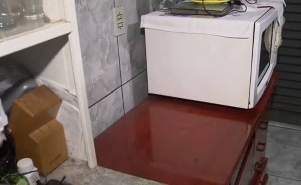 Dupla faz limpa em casa de Taguatinga. Família, entre elas uma criança de oito anos, foi feita refém