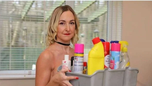 Por R$ 540, mulher faz faxina totalmente nua: “Sem serviço extra”
